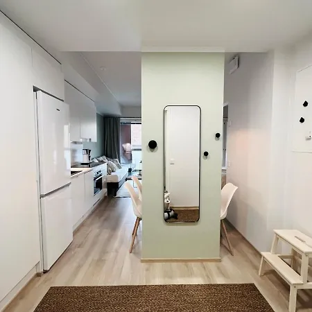 Apartmán Uusi Ilmastoitu Kaksio Tampereen Ytimessae, Pysaekoeinti, Iso Lasitettu Parveke Tampere