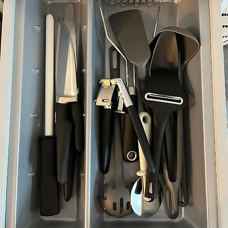 Uusi Ilmastoitu Kaksio Tampereen Ytimessae, Pysaekoeinti, Iso Lasitettu Parveke