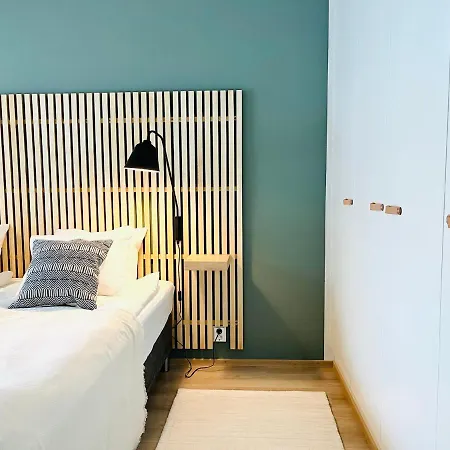 Uusi Ilmastoitu Kaksio Tampereen Ytimessae, Pysaekoeinti, Iso Lasitettu Parveke