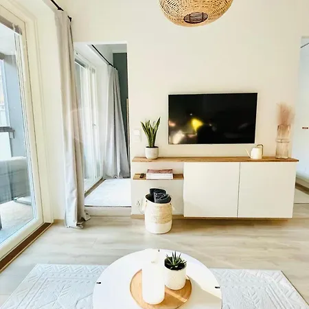 Apartmán Uusi Ilmastoitu Kaksio Tampereen Ytimessae, Pysaekoeinti, Iso Lasitettu Parveke