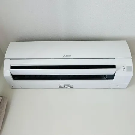 Uusi Ilmastoitu Kaksio Tampereen Ytimessae, Pysaekoeinti, Iso Lasitettu Parveke *